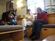 063 Inspection carnets sante enfants a l hopital de Grise Fiord