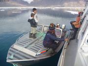 923 Jeffrey et sa famille accueillent Vagabond a Grise Fiord