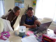 067 Peter donne infos a Uummannaq
