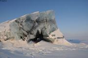 167 Iceberg et grotte