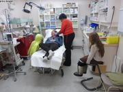 Examens apres avalanche avec infirmiere de Qikiqtarjuaq