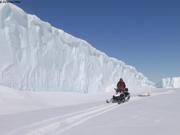 En longeant l'ile de glace