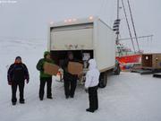 Livraison de Noel par maire de Qikiqtarjuaq
