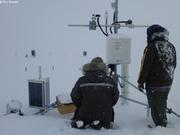Instruments scientifiques installes sur ile de glace