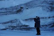 Jean au pied du glacier en face de Vagabond