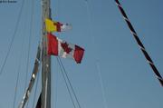 Drapeaux Nunavut et Canada