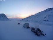 Fin de nuit polaire fjord Grise