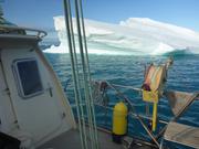 Naviguer pres des icebergs ©EB