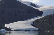 Glacier descendant de la calotte Sydkap ©EB