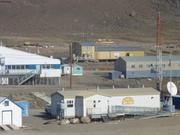 Police mairie hopital magasin Grise Fiord©EB