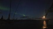 Aurores boreales et pleine lune pres de Qikqiktarjuaq©EB