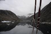 Fjord Amitsivartiva long et etroit