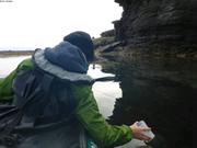 Leonie collecte plancton en kayak