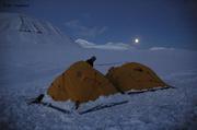 Campement glacier Edvard pleine lune
