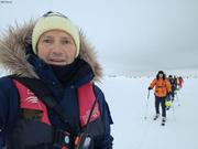 Selfie Eric et son groupe a ski au pole nord pour mesures banquise©EB